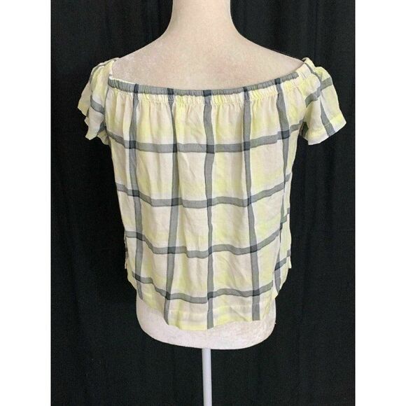 Cloth Stone Cold Shoulder short sleeve top - Picture 4 of 7